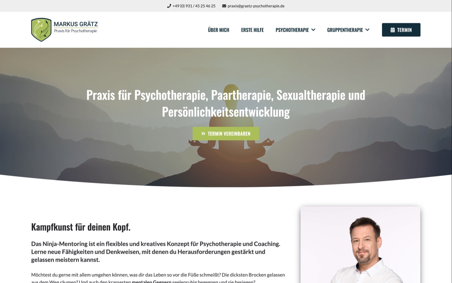 Startseite vor dem Relaunch: Stockfoto einer meditierenden Silhouette vor Bergen, Keyword-Überschrift